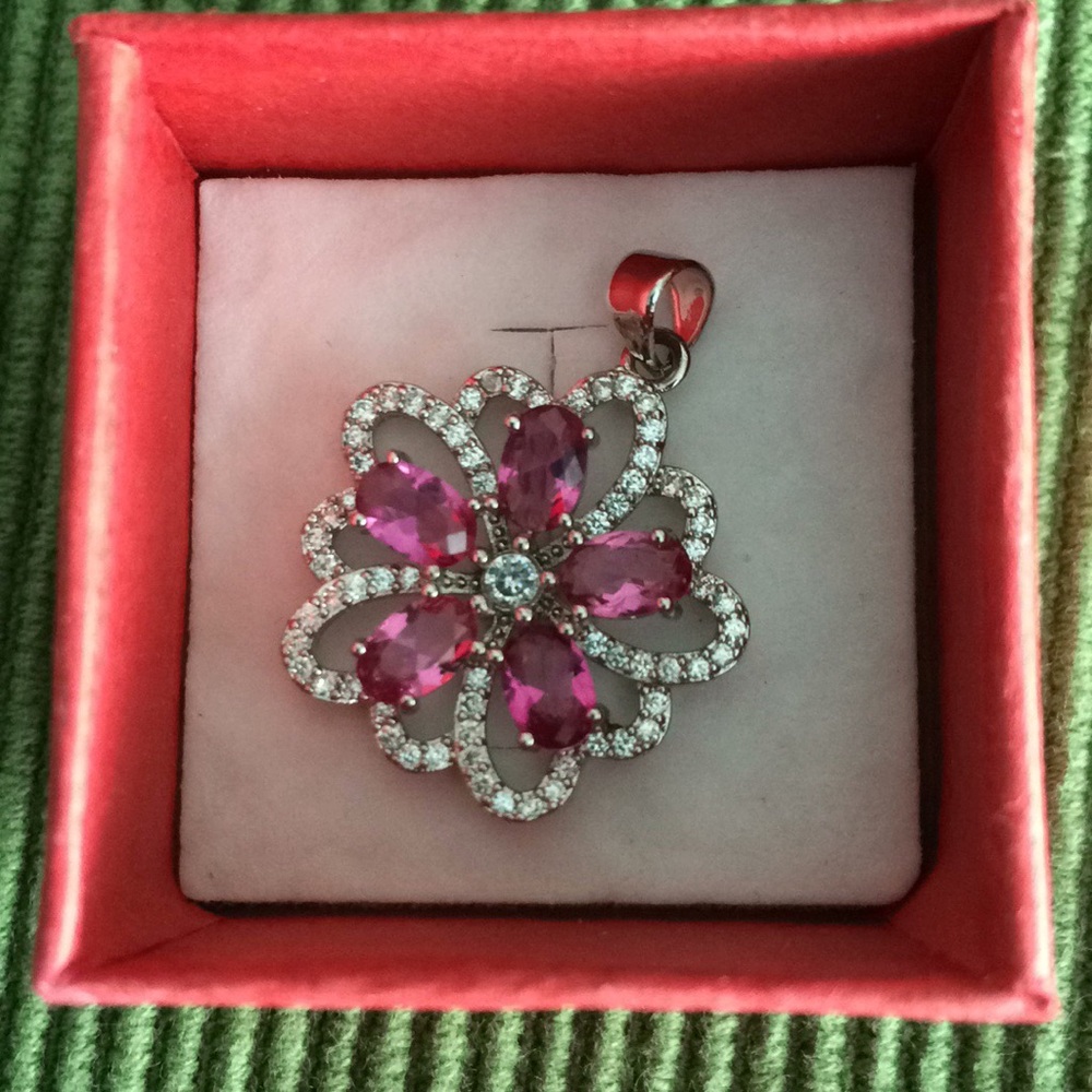 🆕Pink Raspberry White CZ Pendant⭐️ - Picture 3 of 5